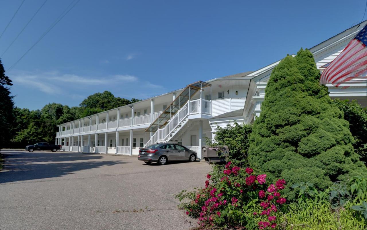 Hamilton Village Inn North Kingstown Esterno foto