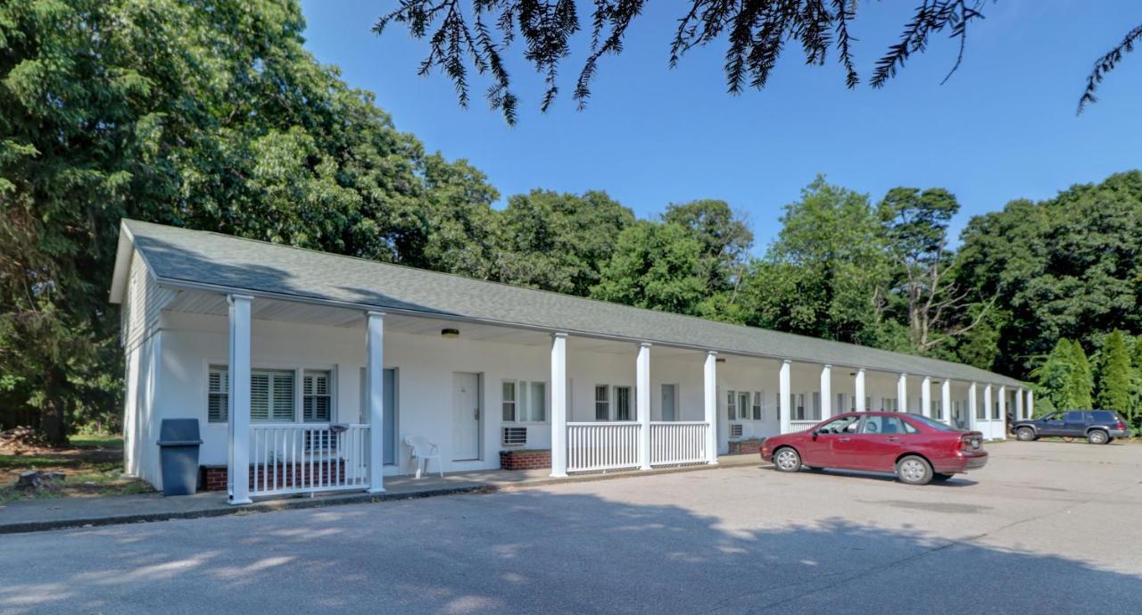 Hamilton Village Inn North Kingstown Esterno foto